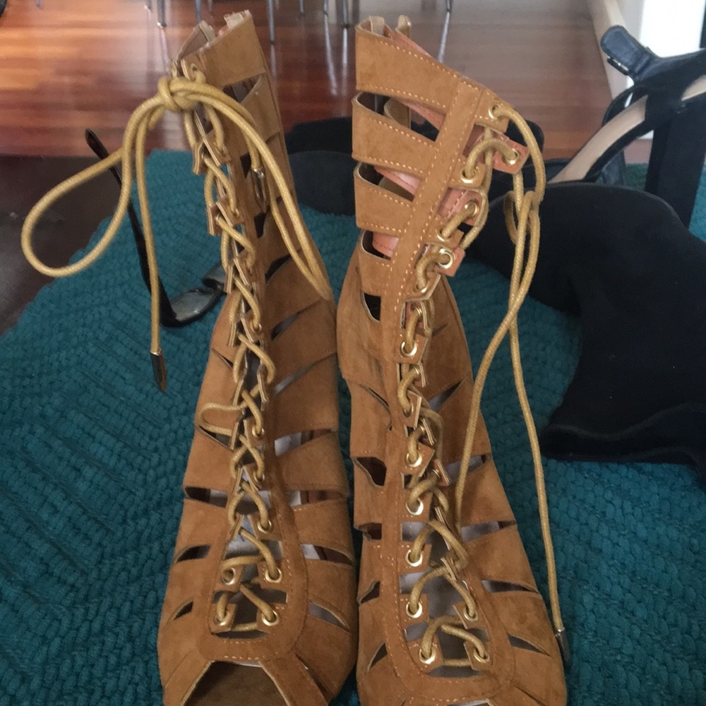 Brown suede boot